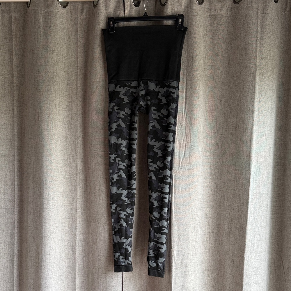 Preggo Leggings Maternity Grey Camouflage Leggings S/M